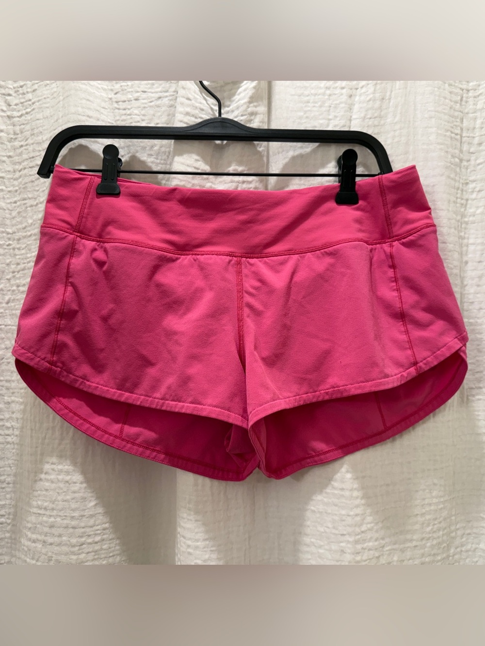 Lululemon Speed Up Low-Rise Lined Shorts 2.5" Sonic Pink - Size 6 (LW7AVSR)